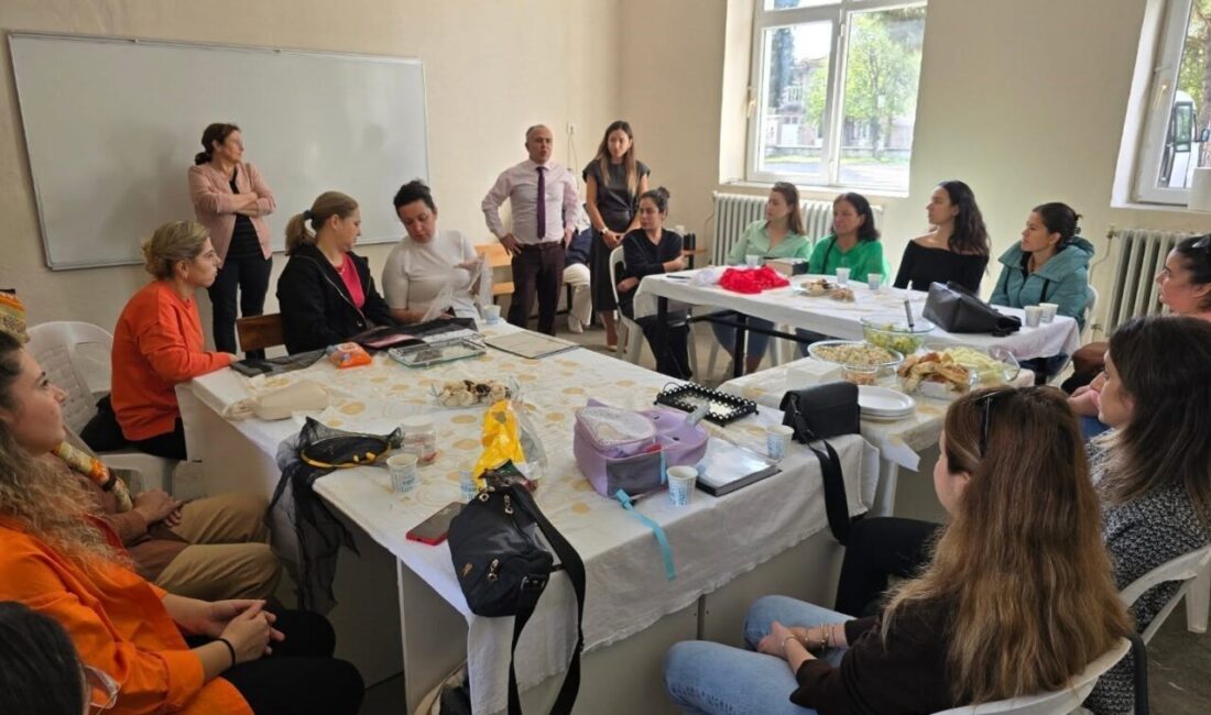 Aydın'ın Sultanhisar ilçesinde, Halk Eğitimi Merkezi tarafından el sanatları meraklılarına