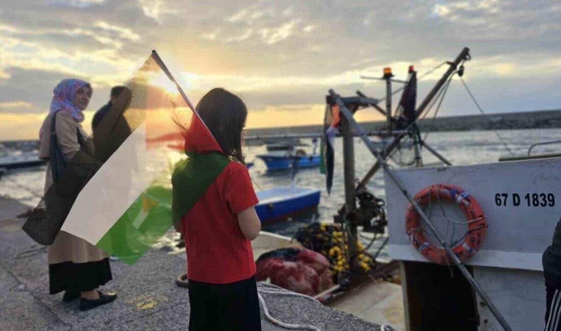 Zonguldak Kilimli Limanı'nda düzenlenen protestoda, Filistin'e Destek Platformu sözcüsü Kamuran