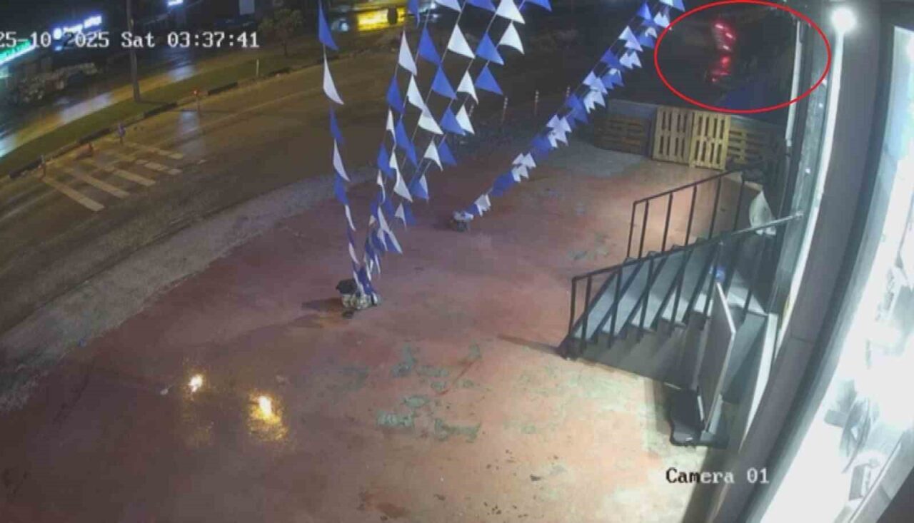 Hatay’da Kontrolü Kaybeden Hafif Ticari Araç Takla Attı, Sürücü Yaralandı