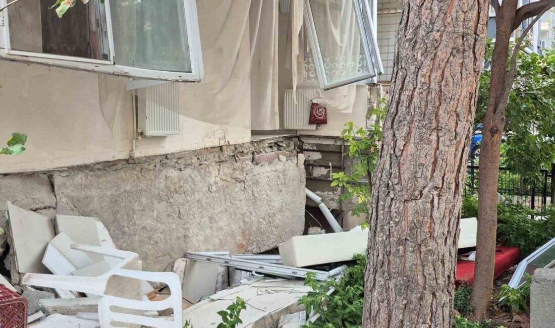 Avcılar'da bir binanın giriş katının balkonu çökerken, 66 yaşındaki Hayriye