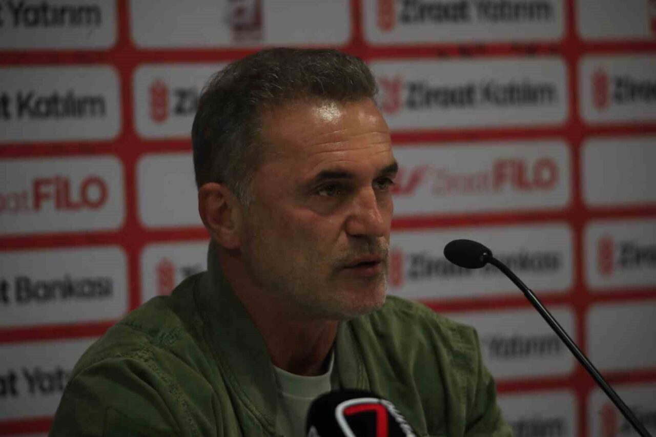 Bursaspor'un Teknik Direktörü Tahsin Tam, Antalyaspor'a 3-0 kaybettikleri Ziraat Türkiye