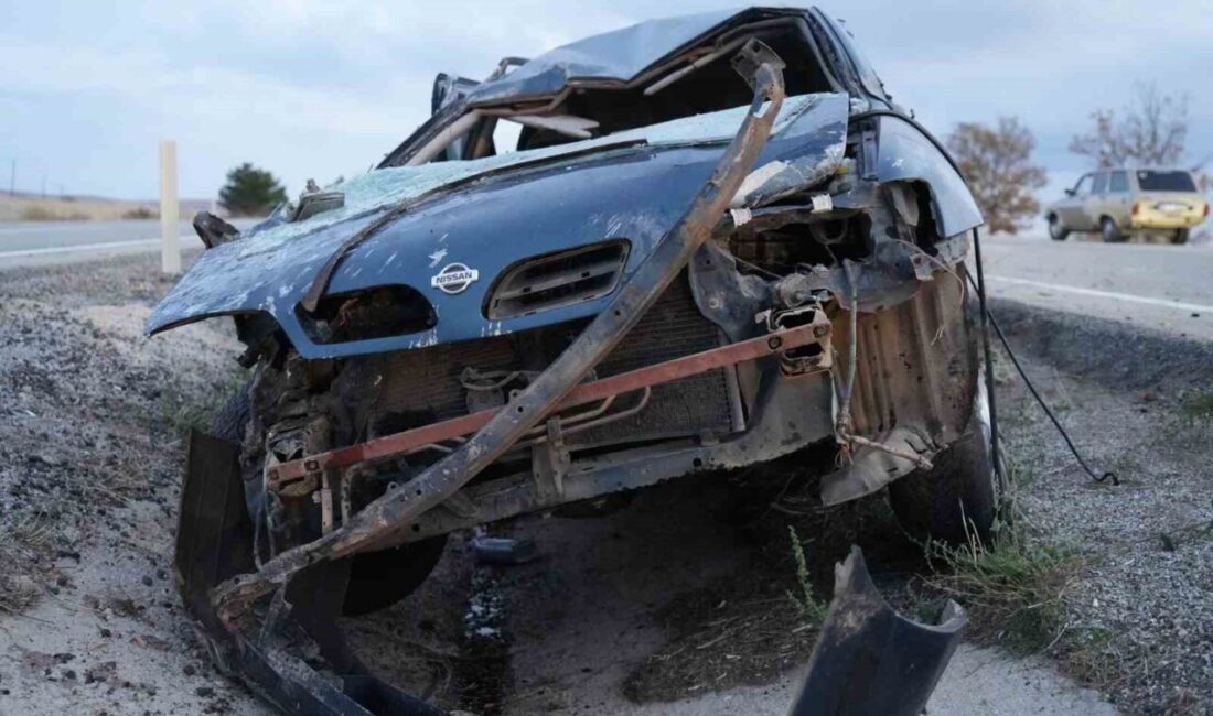 Kırıkkale’de Takla Atan Otomobilde Aynı Aileden 1 Ağır, 3 Yaralı Kırıkkale'de direksiyon hakimiyetini kaybeden Ö.Ö.'nün kullandığı otomobil takla attı. Kazada,