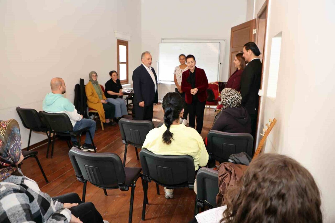 Talas Belediyesi, Osmanlı Kültür Sokağı'ndaki Musiki Cemiyeti’nde müzik kursları ile
