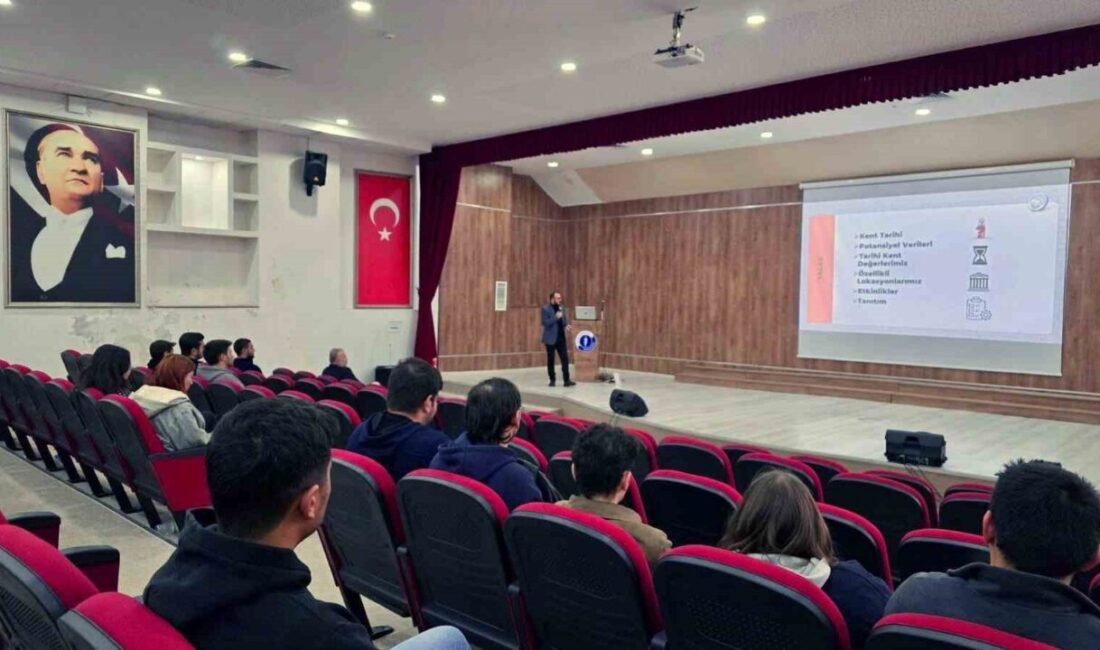 Talas Belediyesi, Yeni Öğrencilere Yönelik Geniş Hizmet Yelpazesini Tanıttı Talas Belediyesi, Erciyes Üniversitesi bünyesinde düzenlenen oryantasyon seminerinde yeni öğrencileri