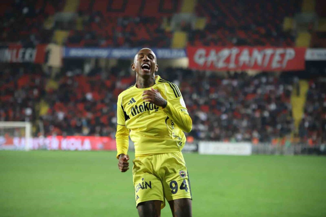 Fenerbahçe'nin yıldız futbolcusu Anderson Talisca, Gaziantep FK karşısında 4-0'lık galibiyette