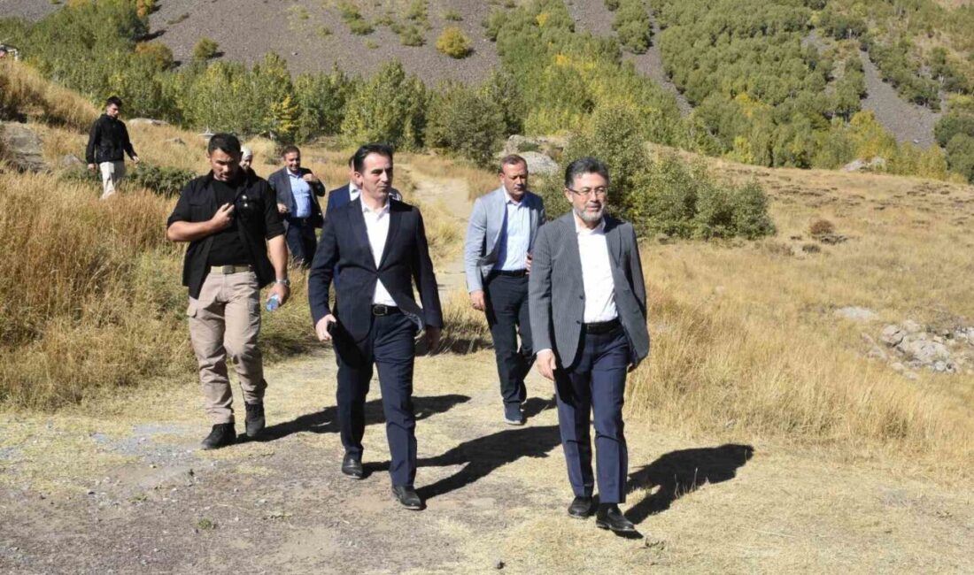 Tarım ve Orman Bakanı İbrahim Yumaklı, Bitlis'teki Nemrut Krater Gölü'nde