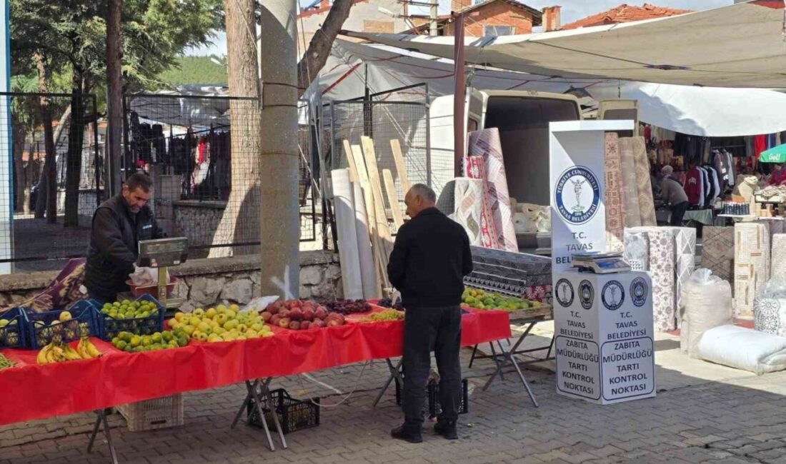 Denizli'nin Tavas ilçesinde, Tavas Belediyesi Zabıta Müdürlüğü semt pazarlarında tartı