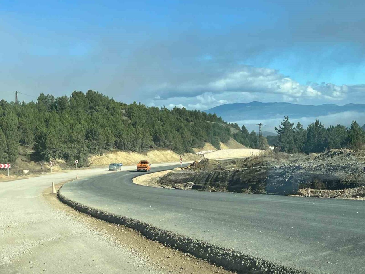 AK Parti Kütahya Milletvekili Mehmet Demir, Tavşanlı-Domaniç Devlet Yolu’nun inşaat