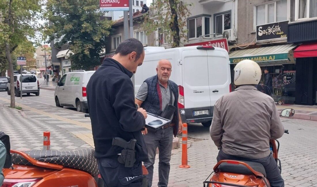 Kütahya’nın Tavşanlı ilçesinde trafik ekipleri, pazar sabahı erken saatlerde motosiklet
