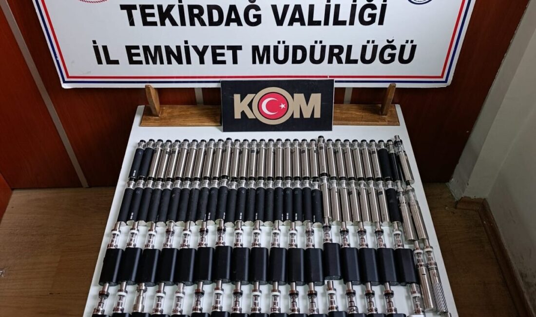 Tekirdağ’da gerçekleştirilen operasyonlarda çok sayıda kaçak ürün ele geçirildi, 20 şüpheli hakkında soruşturma açıldı. Tekirdağ’da gerçekleştirilen operasyonlarda, kaçak ürünlerin bulunduğu çok sayıda malzeme ele