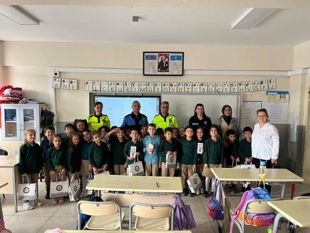 Tekirdağ İl Emniyet Müdürlüğü, Marmaraereğlisi'ndeki ilkokul öğrencilerine trafik ve güvenli
