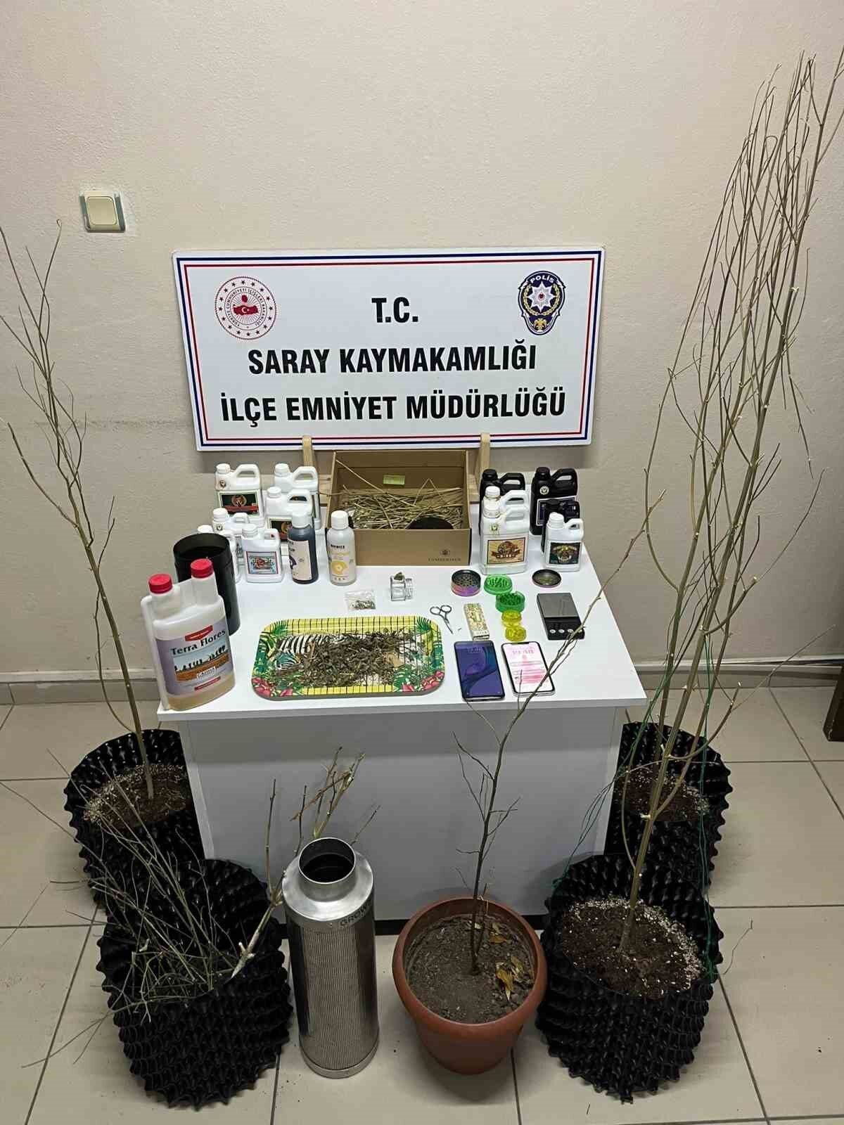 Tekirdağ'ın Saray ilçesinde yapılan operasyonlarda, uyuşturucu üretimi ve silah bulundurma