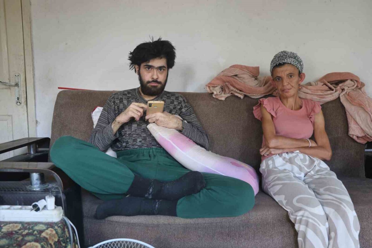 Hatay'da Semra Özbay, deprem sonrası evden çıkmayan ve sanal dünyaya