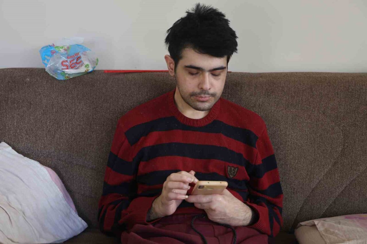 Barış Özbay’dan ebeveynlere çağrı: “Çocuklarınıza telefon vermeyin, büyüdüklerinde verin”