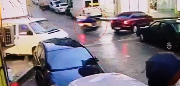 Tekirdağ'ın Çorlu ilçesinde, Y.S. yönetimindeki motosiklet, ters yönden dönen bir