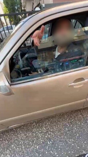 Adana'da, ters yönden caddeye giren ve motosiklet sürücüsüne tehditte bulunan