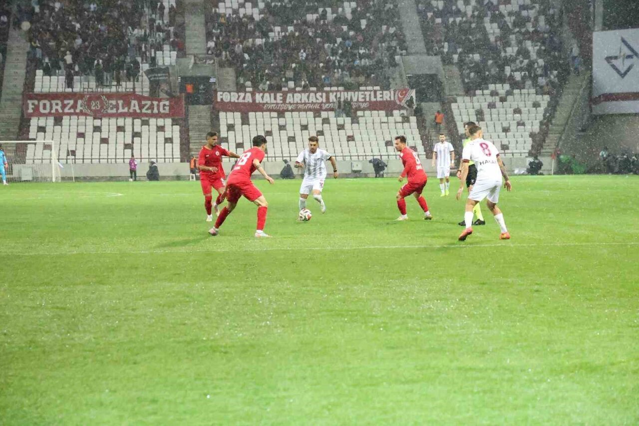 Nesine 2. Lig Beyaz Grup'un 8. hafta mücadelesinde Elazığspor, Karaman