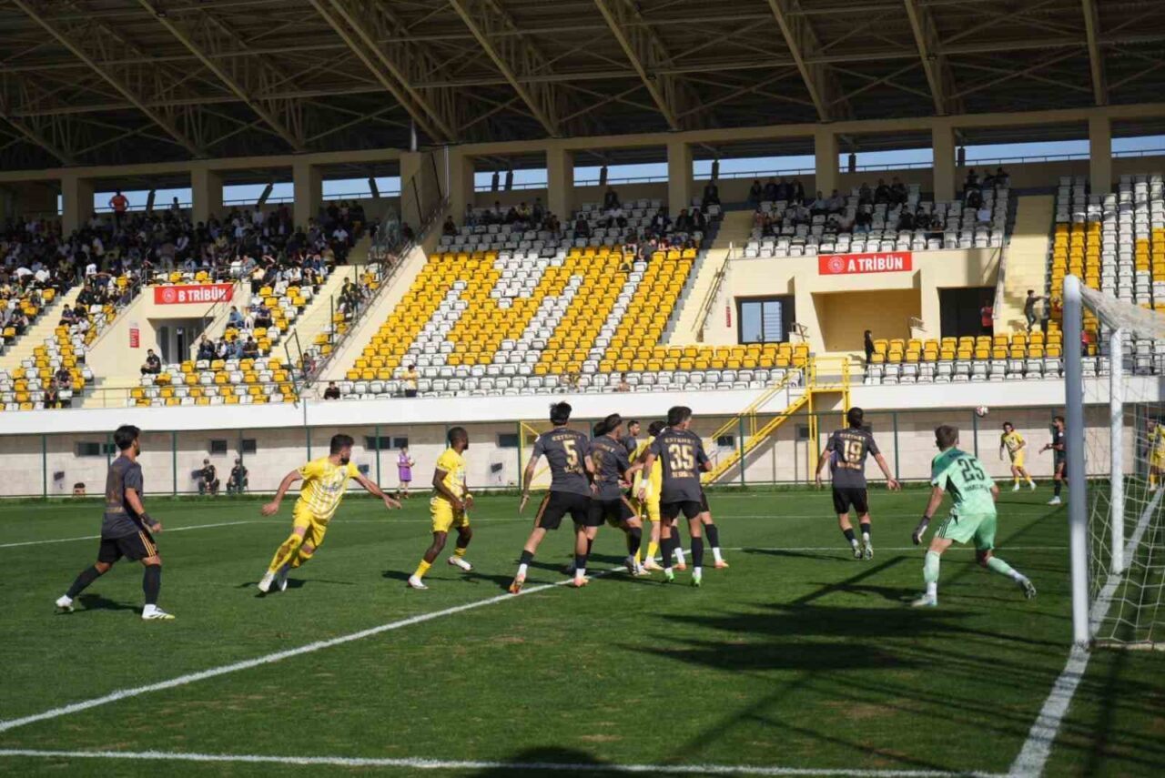 TFF 2. Lig Kırmızı Grup'un 7. haftasında Muş Spor, Aliağa