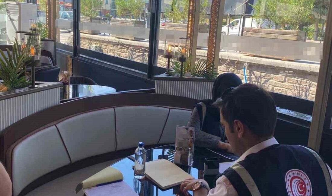 Aksaray'da bir kafenin iki 0,33 cl suya 170 lira talep