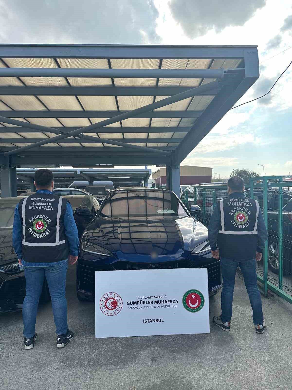 Ticaret Bakanlığı İstanbul Gümrük Muhafaza ekipleri, sahte faturalarla değeri düşük