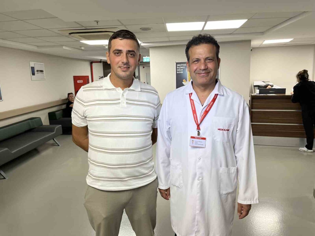 İzmir Medical Park Hastanesi'nde, 32 yaşındaki Ahmet Arslan’a mediastinal anterior