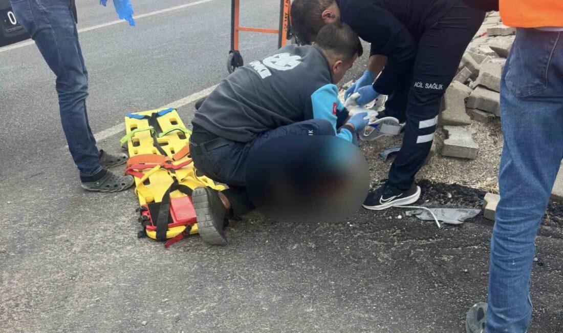 Adıyaman’da motosiklet ile tırın çarpışması sonucu bir kişi yaşamını yitirdi. Adıyaman'da motosikletin tırla çarpışması sonucu 55 yaşındaki Mehmet Bektaş ağır