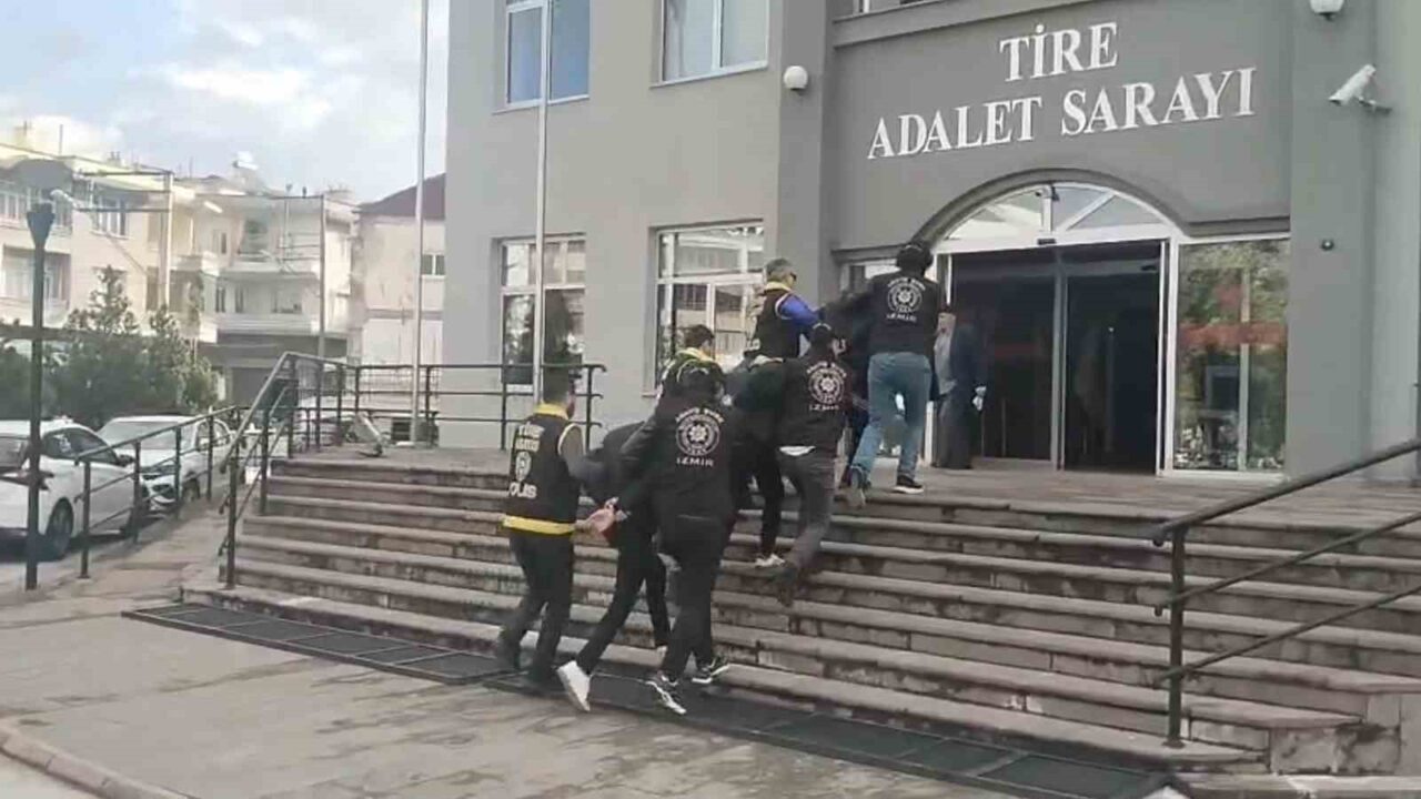 İzmir'in Tire ilçesinde 6 Ekim'de üç iş yerinin kurşunlanmasının ardından