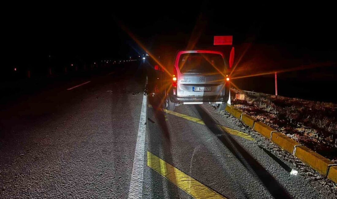 Afyonkarahisar'ın Emirdağ ilçesinde tır ile hafif ticari aracın çarpışması sonucu