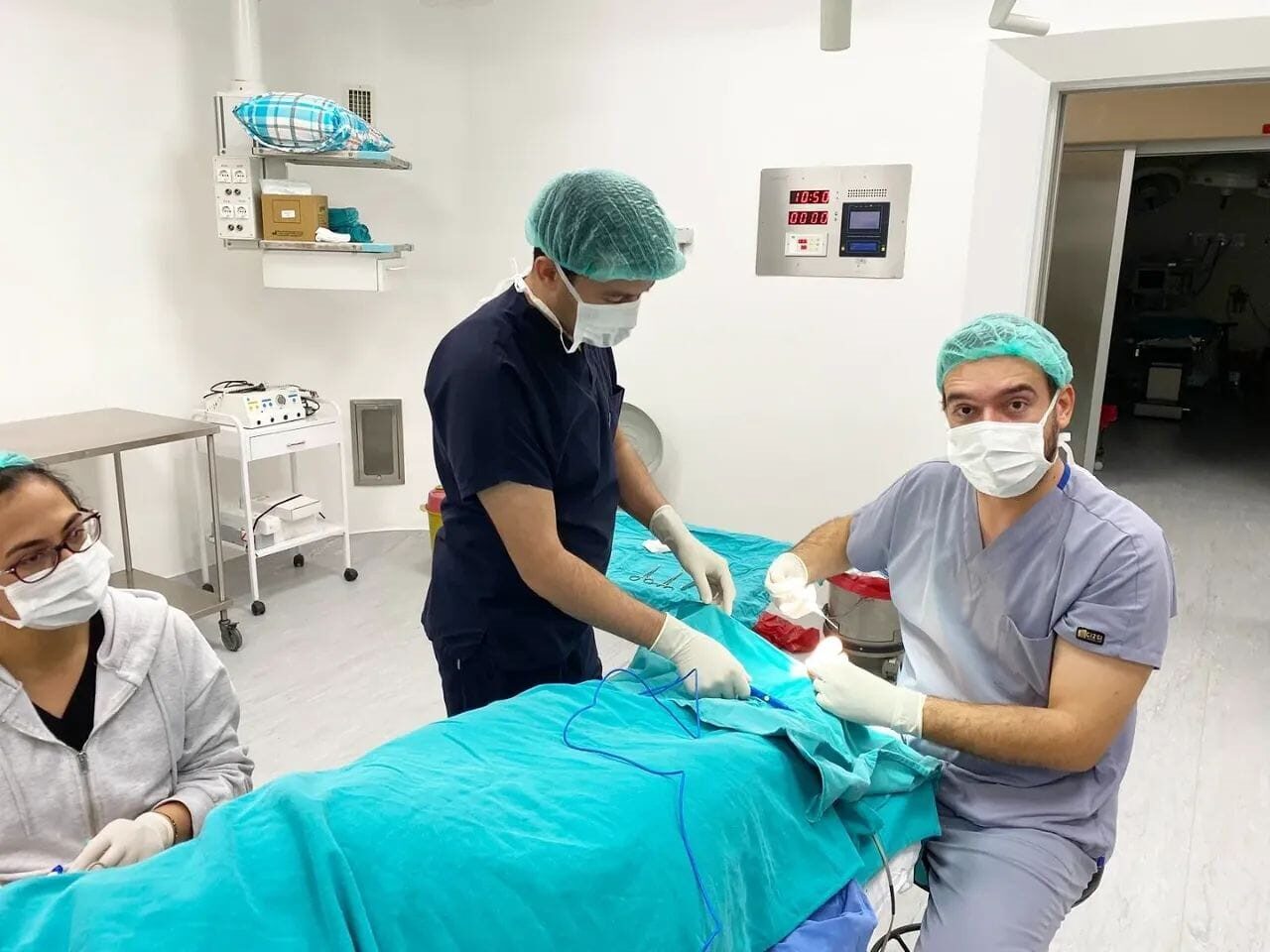 Afyonkarahisar'da Şuhut Devlet Hastanesi, tırnak batması nedeniyle başvuran bir hastaya