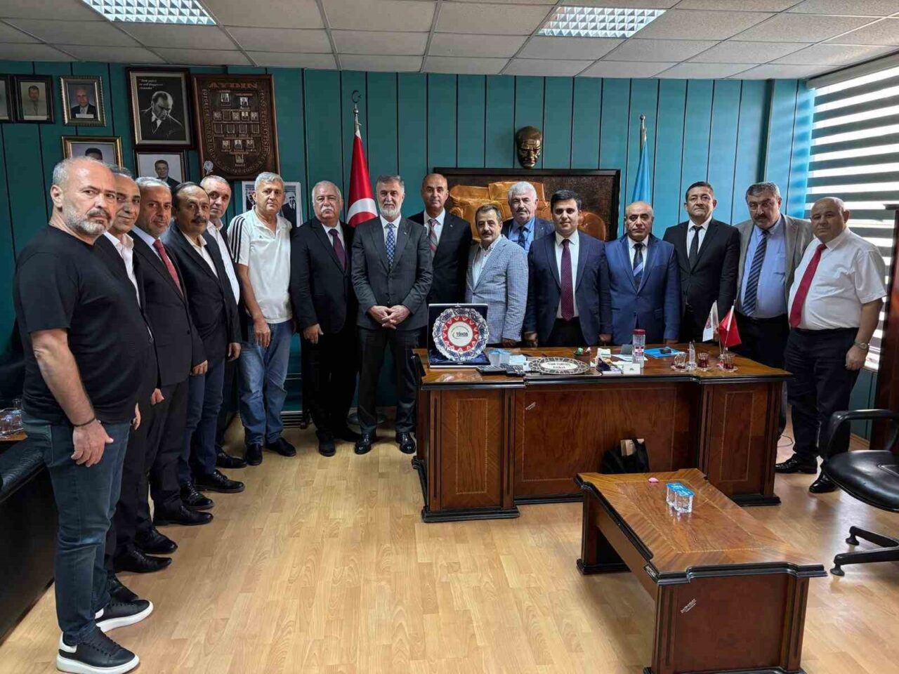 Türkiye Özel Halk Otobüsleri Birliği (TÖHOB) Başkanı Ercan Soydaş, Aydın'daki