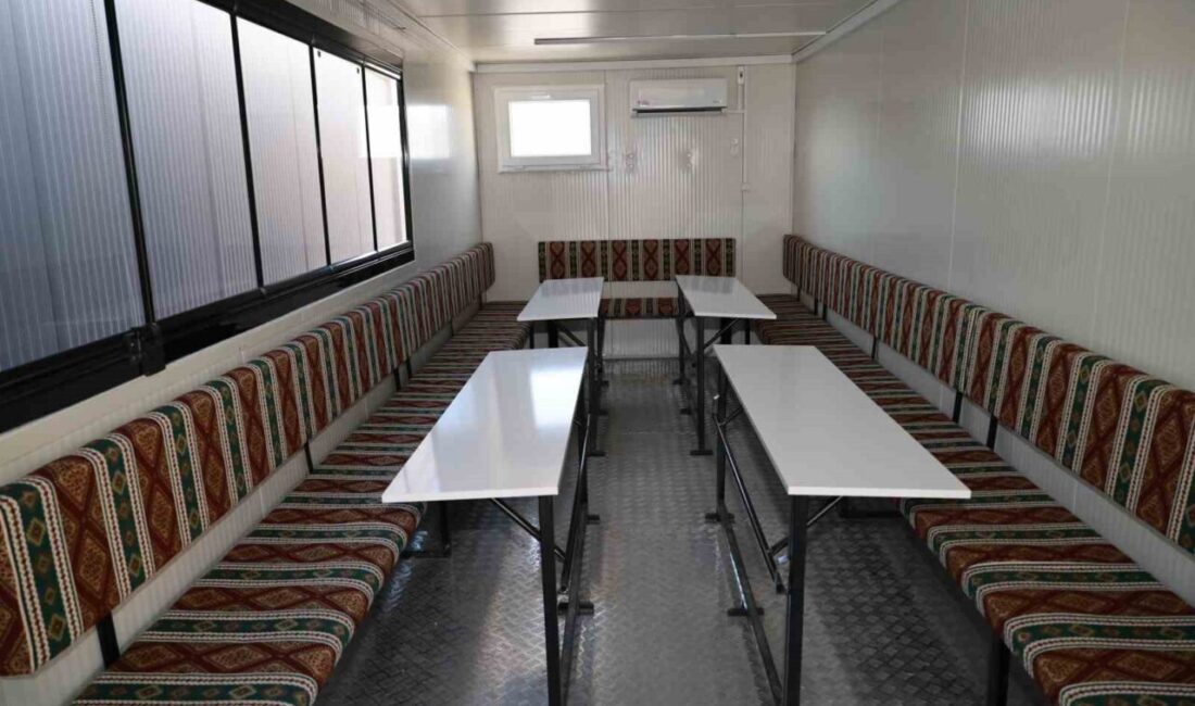 Tokat Belediyesi, acılı günlerde vatandaşların yanında olarak ücretsiz cenaze ve mezarlık hizmetleri sunuyor Tokat Belediyesi, "Üretken belediyecilik" anlayışıyla cenaze ve mezarlık hizmetlerini ücretsiz