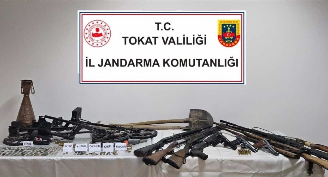 Tokat'ta jandarma, tarihi eser kaçakçılığı yaparken suçüstü yakalanan şüphelinin evinde