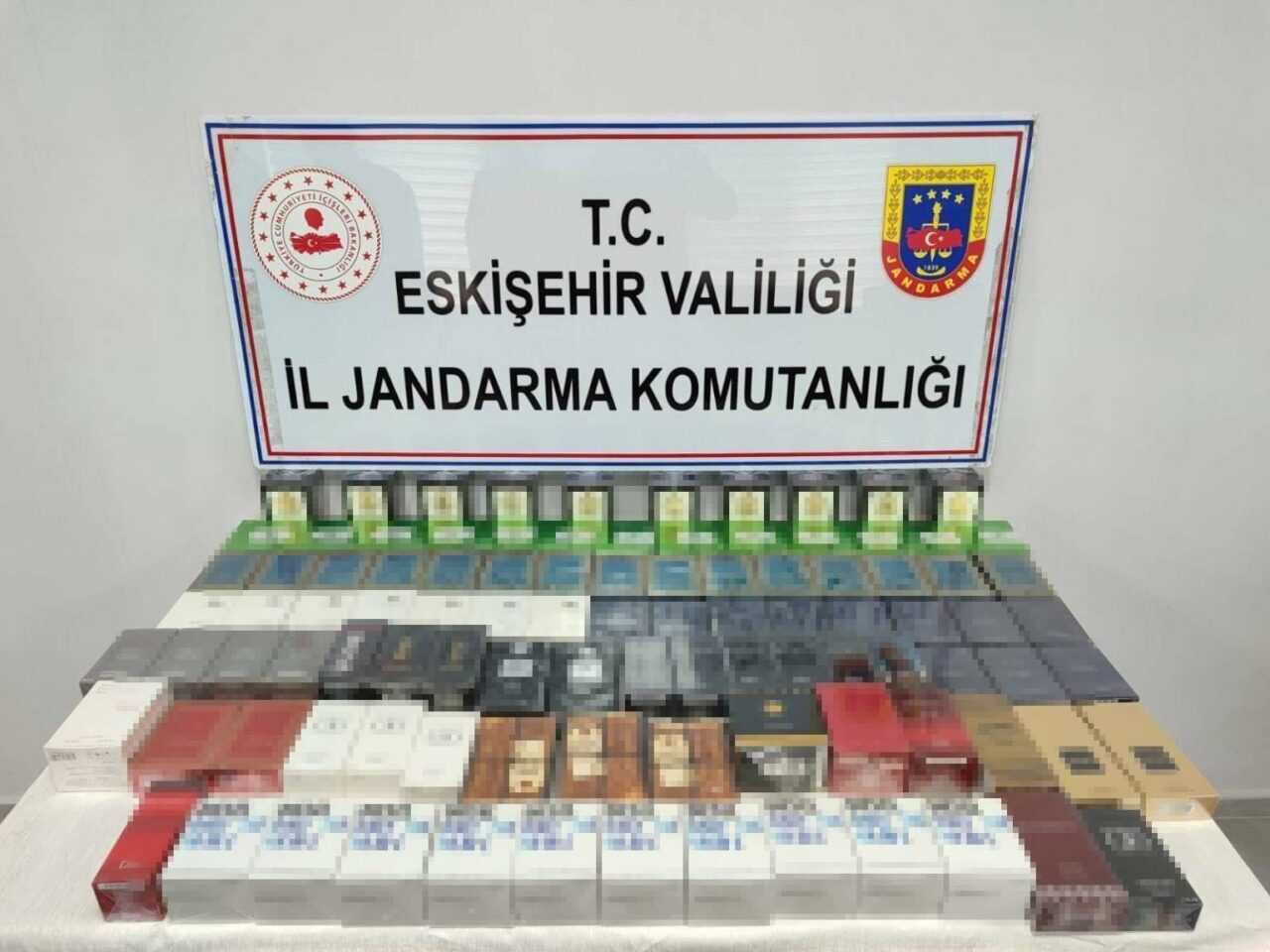 Eskişehir'de jandarma, toplam değeri 550 bin TL olan 164 kaçak