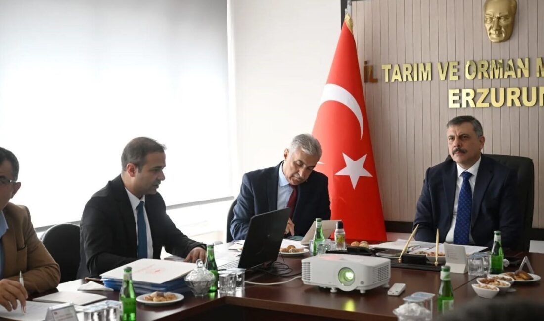 Toprak Koruma Kurulu, Erzurum’da Vali Mustafa Çiftçi’nin başkanlığında toplandı Erzurum'da, Vali Mustafa Çiftçi başkanlığında gerçekleştirilen Toprak Koruma Kurulu toplantısında,