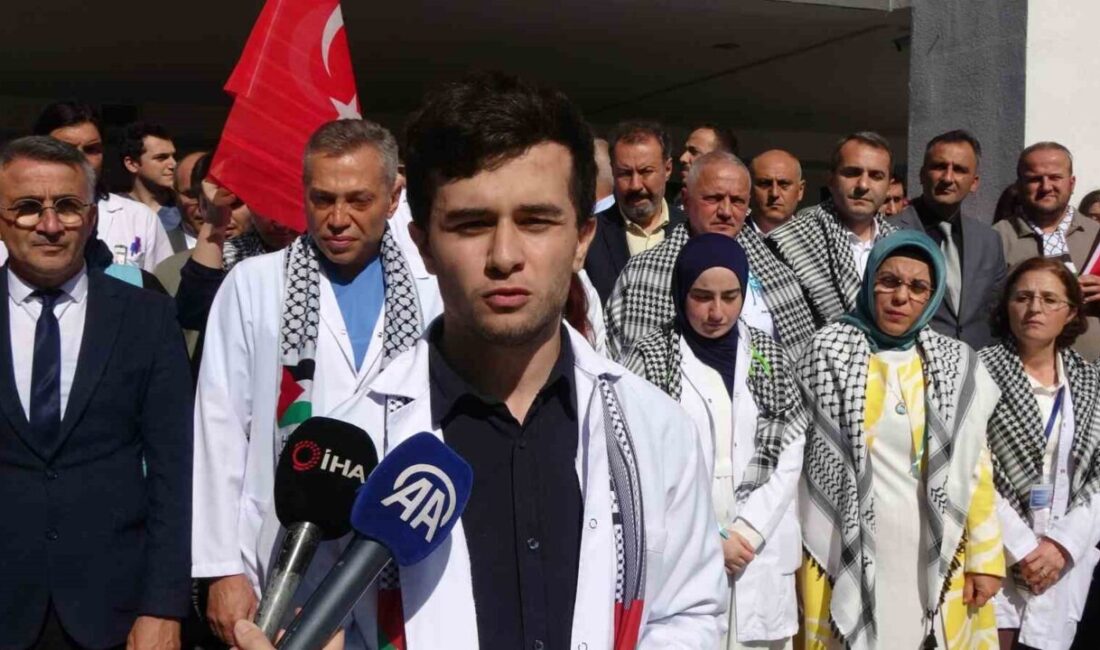 Karadeniz Teknik Üniversitesi (KTÜ) Farabi Hastanesi önünde gerçekleştirilen basın açıklamasında