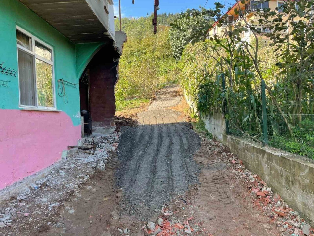 Trabzon Büyükşehir Belediyesi, Araklı'nın Pervane Mahallesi'nde diyaliz hastası Ahmet İhsani