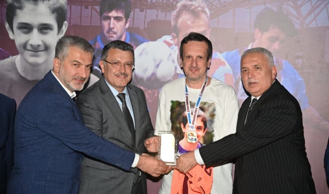 Trabzon Büyükşehir Belediyesi'nin düzenlediği "Efsanelerle Yeniden" futbol turnuvası, Emir Yuşa