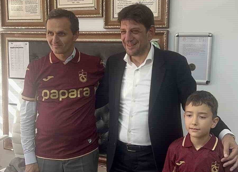 İstanbul'da İsmail Turgut Öksüz liderliğindeki Trabzonlular Federasyonu, 8 yaşındaki Trabzonspor