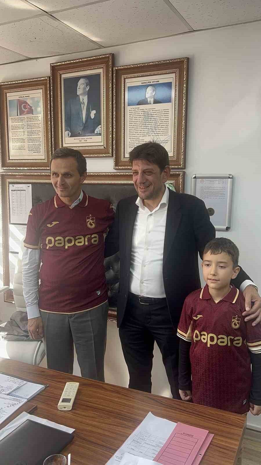 İstanbul'da İsmail Turgut Öksüz liderliğindeki Trabzonlular Federasyonu, 8 yaşındaki Trabzonspor