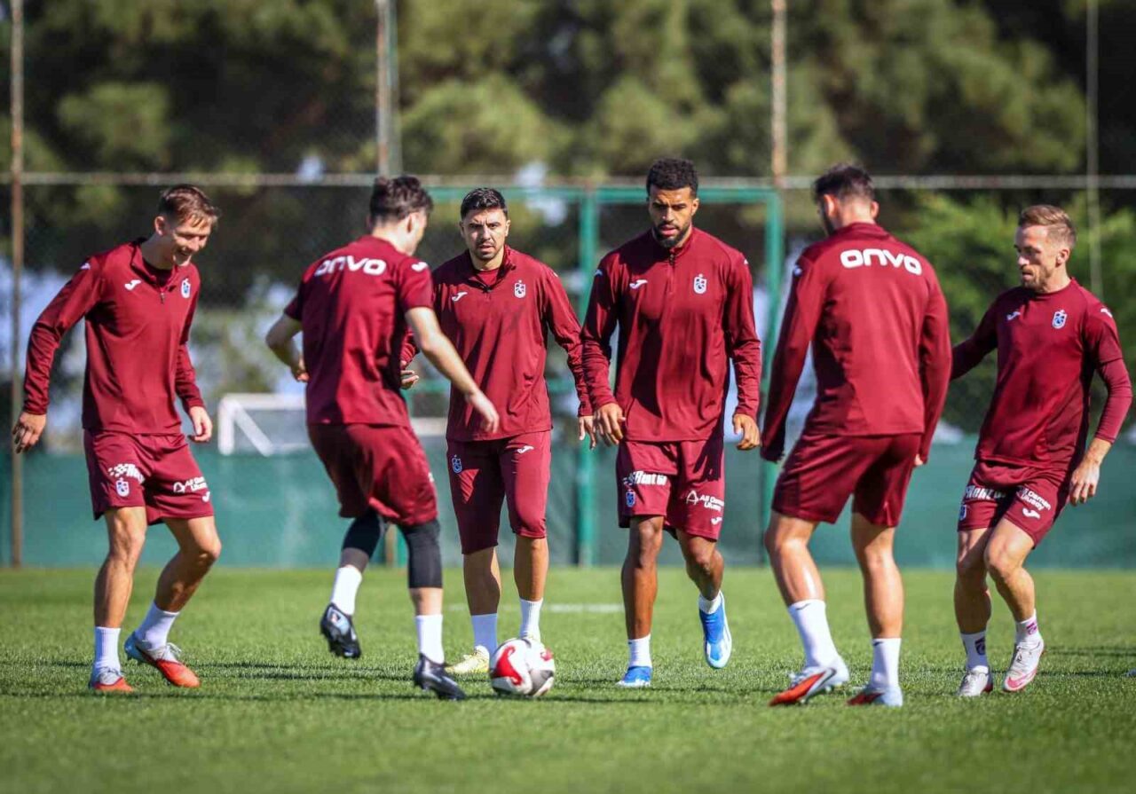 Trabzonspor, Galatasaray ile oynayacağı maçın hazırlıklarına Mehmet Ali Yılmaz Tesisleri'nde