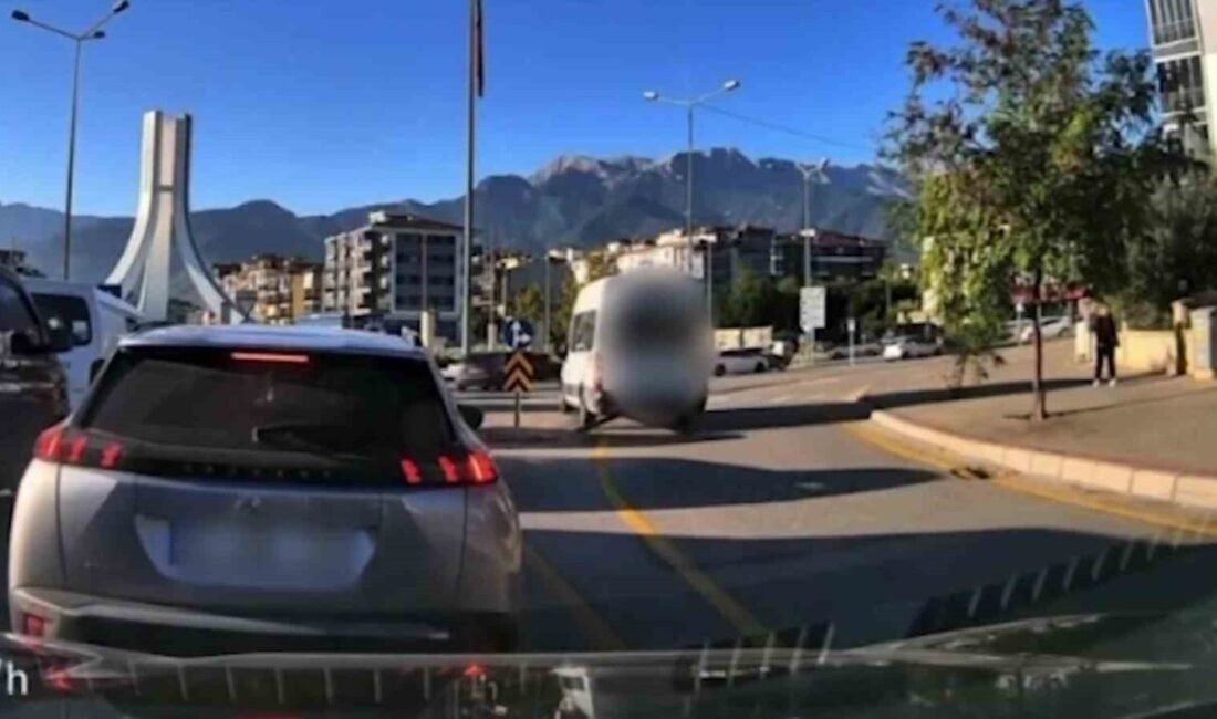 Denizli’de Refüjü Kullanarak Trafik Kuralları İhlal Eden Sürücülere İki Bin Mülacaat Ceza Verildi Denizli’de trafik kurallarını ihlal eden iki sürücüye toplamda 3 bin