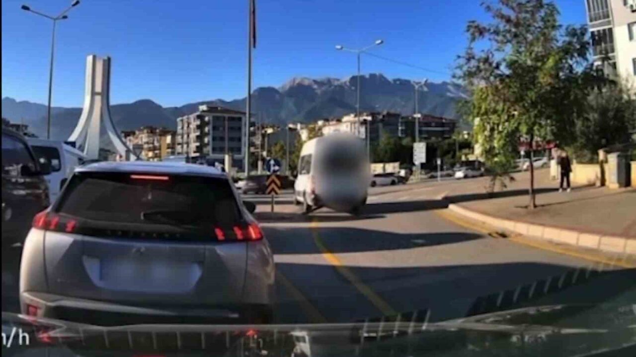 Denizli’de trafik kurallarını ihlal eden iki sürücüye toplamda 3 bin