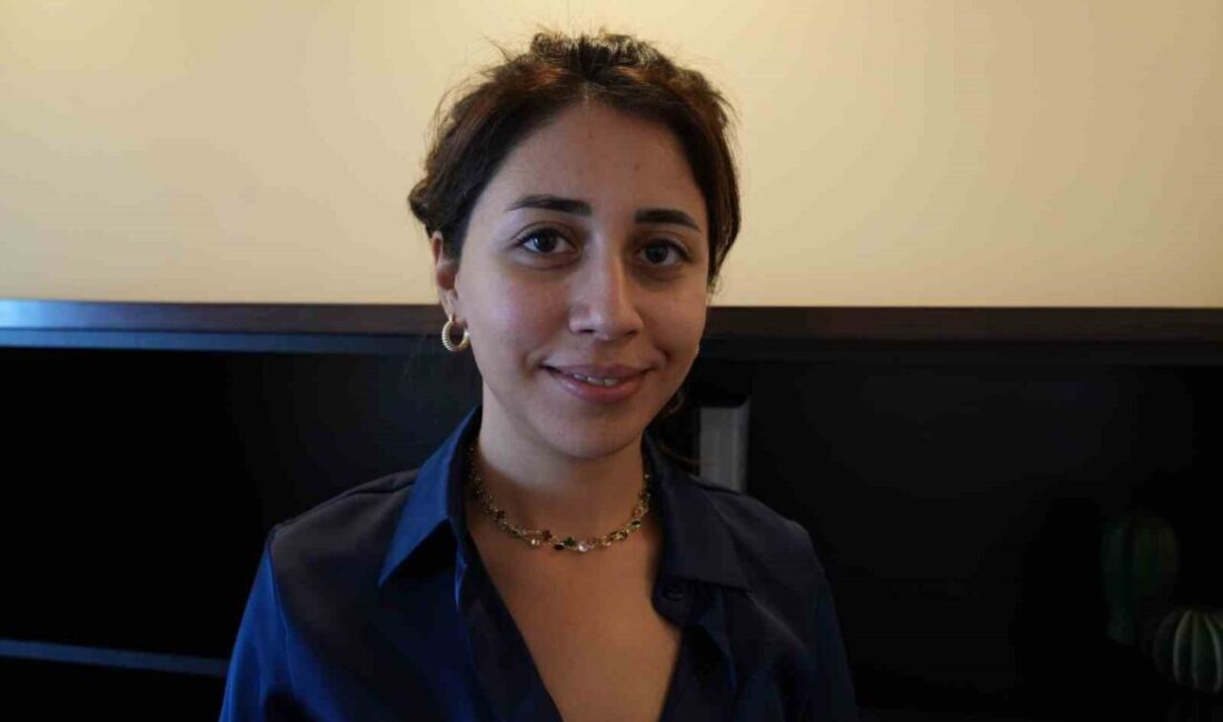 Antalya’da sürücüyle yaşanan tartışma sonrasında bilerek çarpan şahıs hakkında avukat Pehlivan’dan suç duyurusu Antalya'da Avukat Fatma Pehlivan, trafikte tartıştığı bir sürücünün kendisine bilinçli