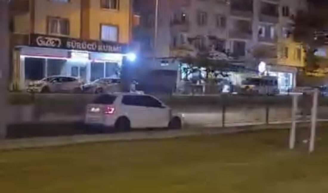 Samsun’un Atakum ilçesinde tramvay yoluna giren E.K. (43), polis tarafından