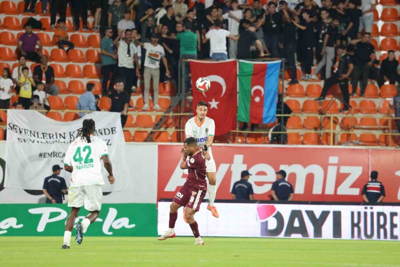 Trendyol Süper Lig 9. haftasında Corendon Alanyaspor, Göztepe'yi 1-0'lık skorla