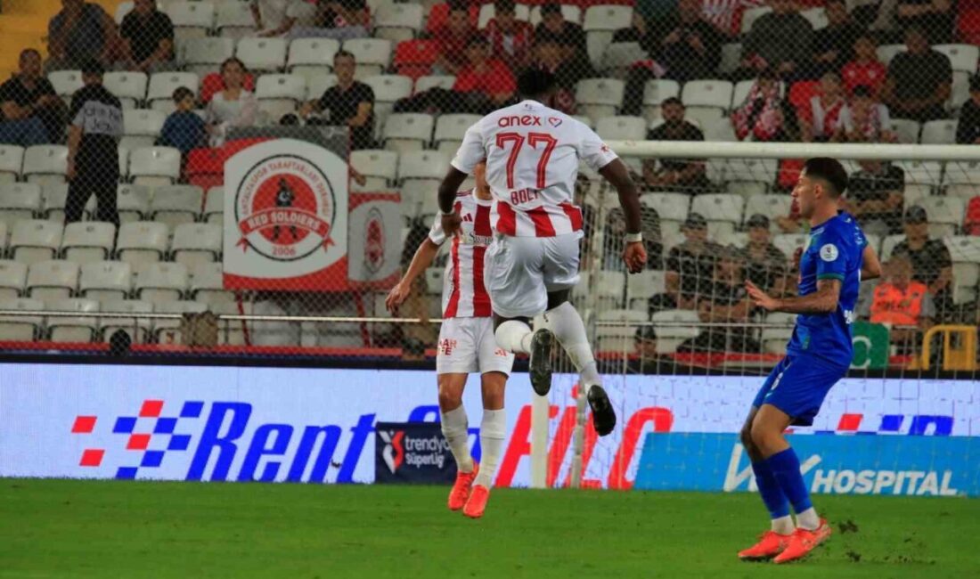 Trendyol Süper Lig'de Antalyaspor, Çaykur Rizespor'a evinde 5-2 yenildi. Rak-Sakyi,