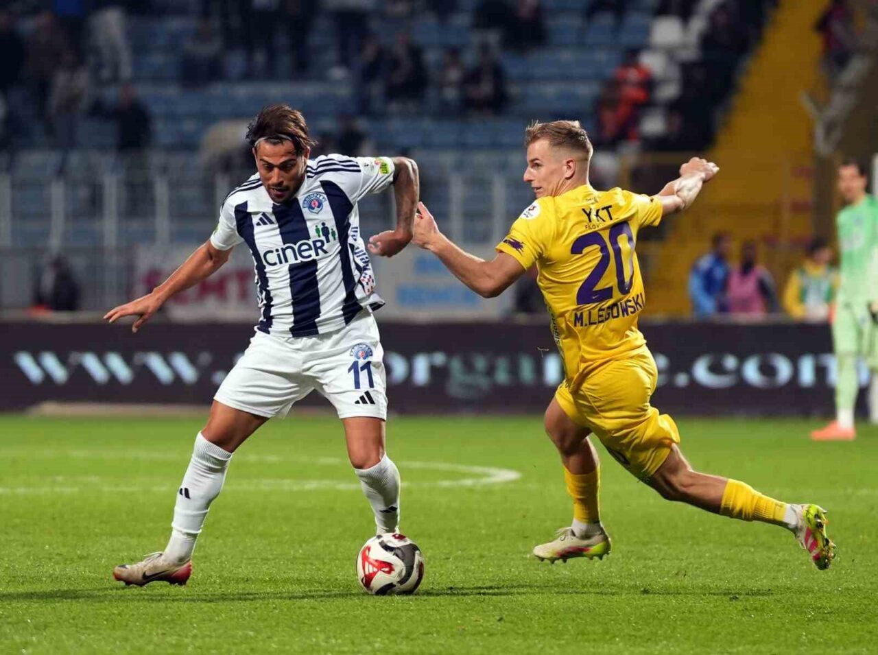 Eyüpspor, Kasımpaşa’yı Evinde 2-0 ile Geçerek Üst Sıralara Tırmandı