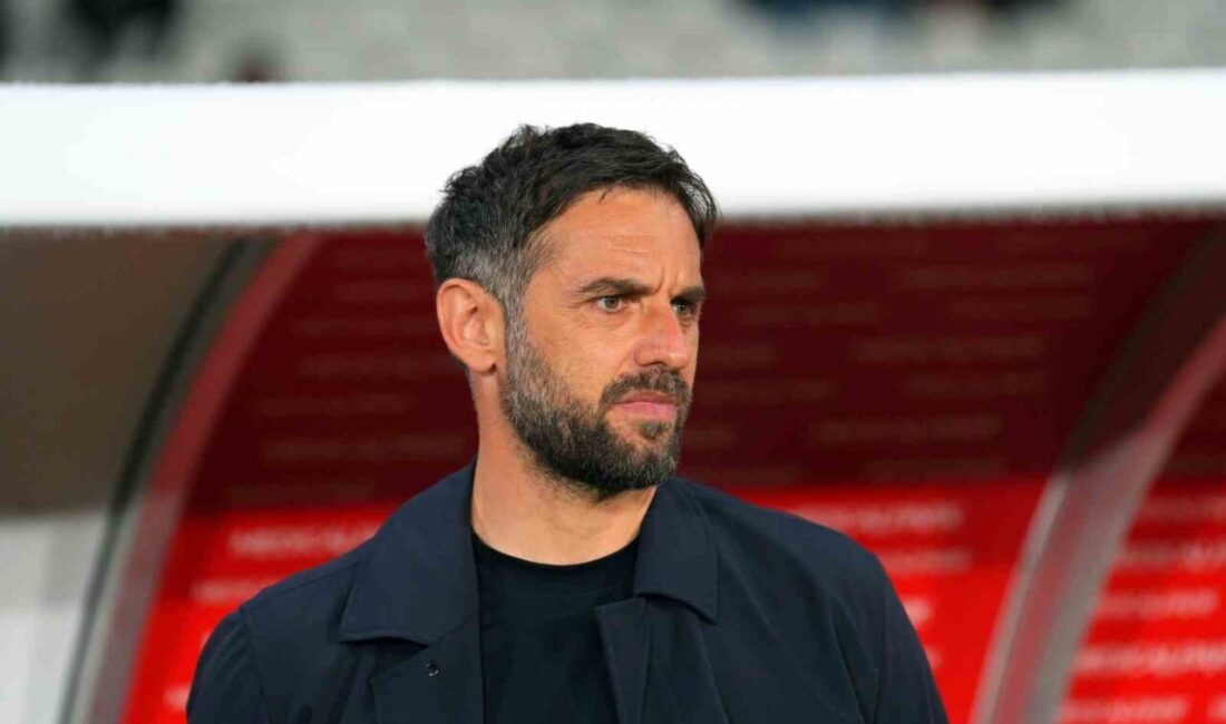 Fatih Karagümrük’ün Kayserispor’u 1-0 Lider Üstünlüğü ile Geçtiği Maçta Ofsayt Tartışmaları Gündemde Trendyol Süper Lig 10. hafta mücadelesinde Fatih Karagümrük, Kayserispor'u 1-0