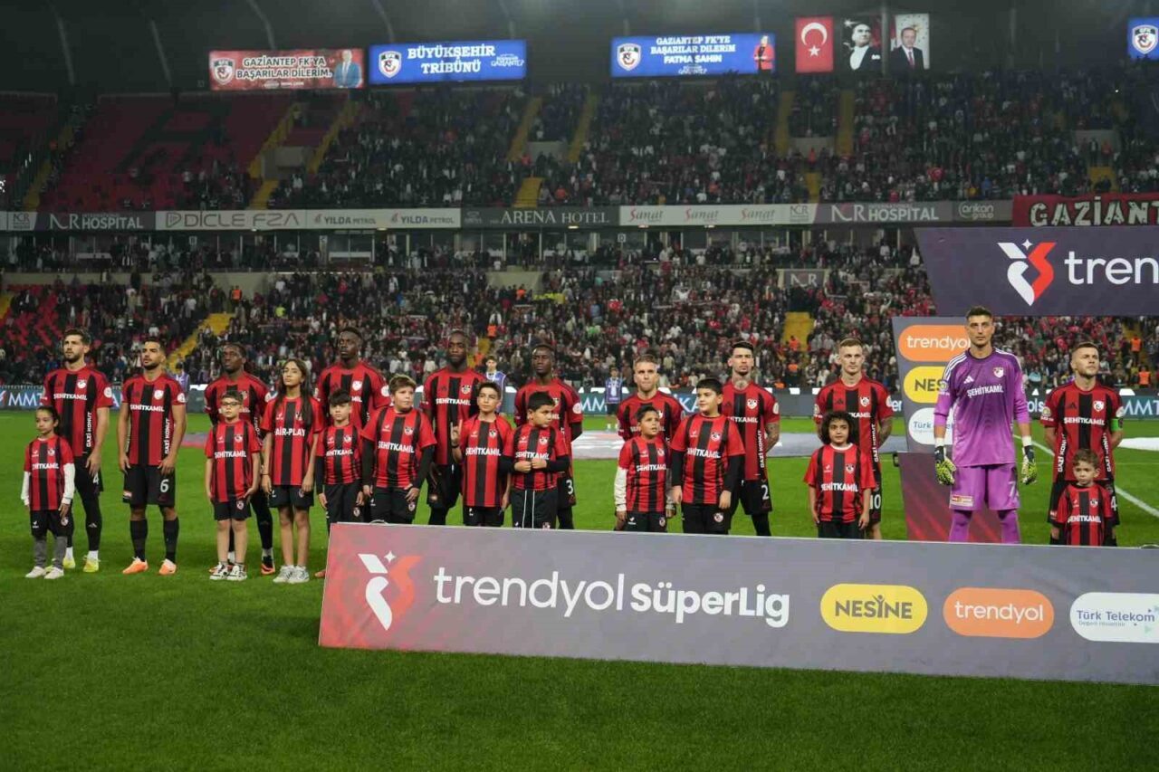 Trendyol Süper Lig'in 10. haftasında Gaziantep FK, evinde Fenerbahçe ile