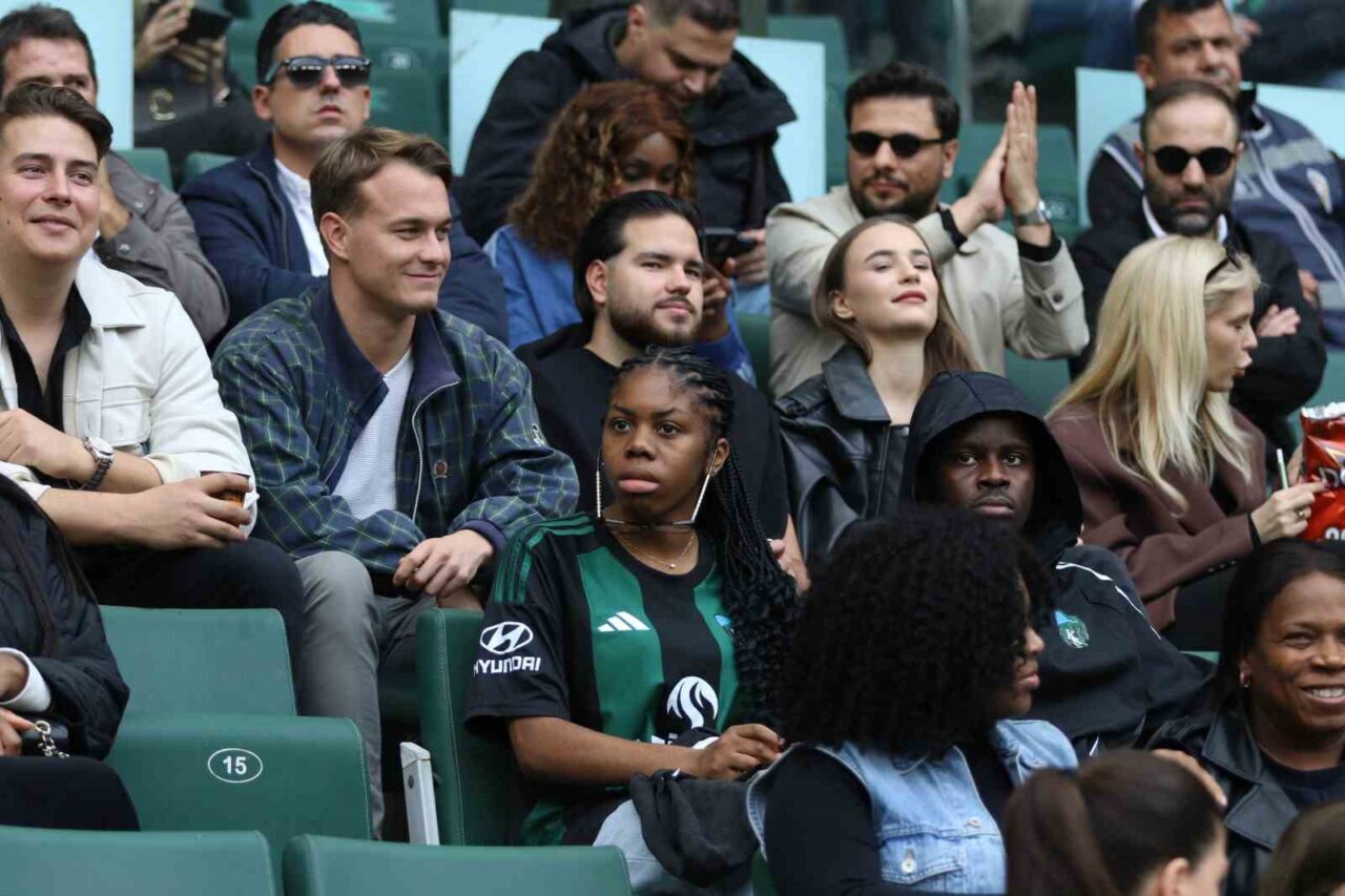 Trendyol Süper Lig'in 10. haftasında Kocaelispor, Corendon Alanyaspor'u konuk ediyor.